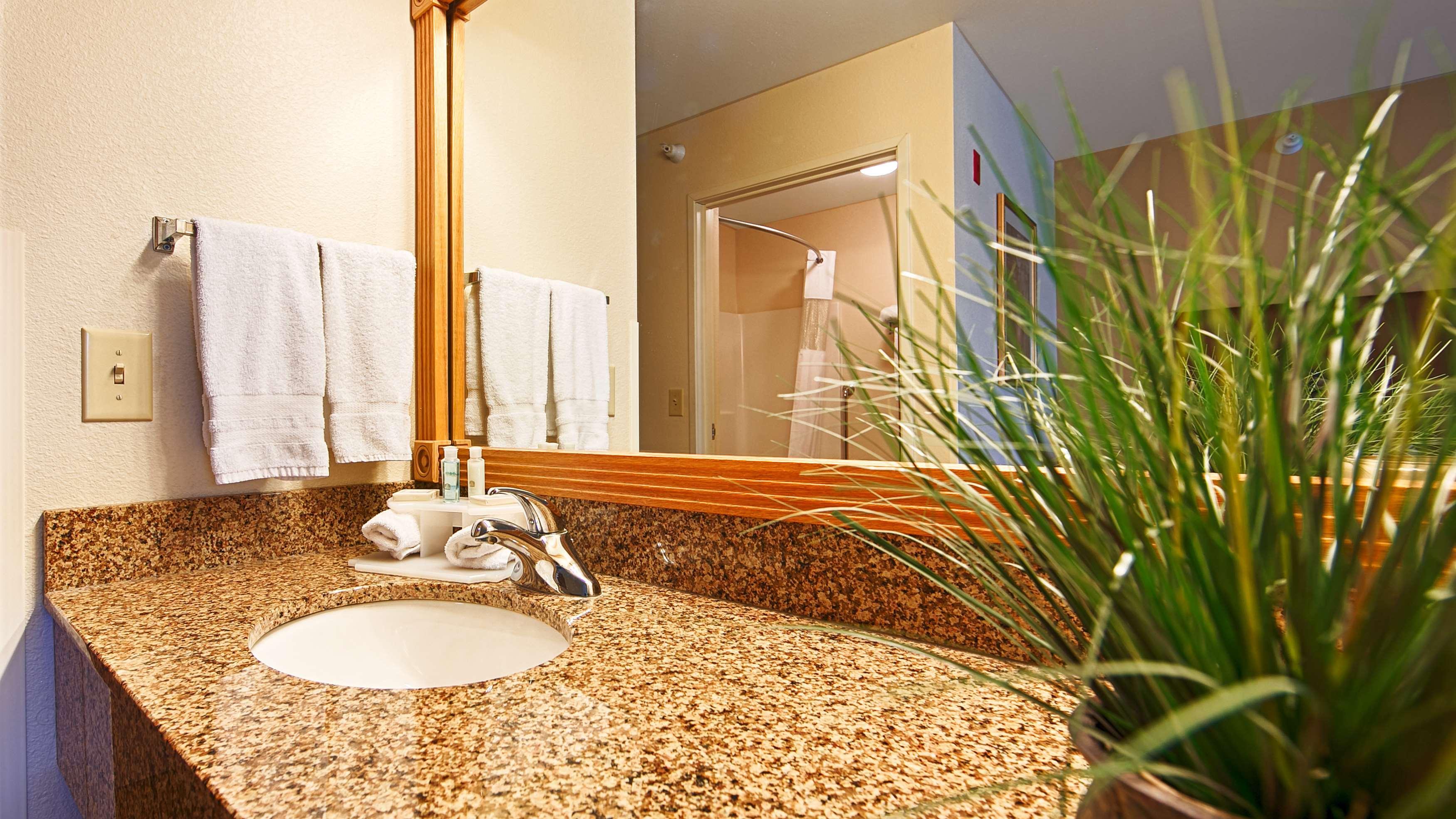 Best Western Wapakoneta Inn Екстериор снимка