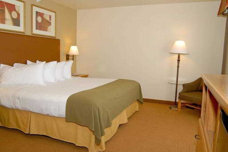 Best Western Wapakoneta Inn Стая снимка
